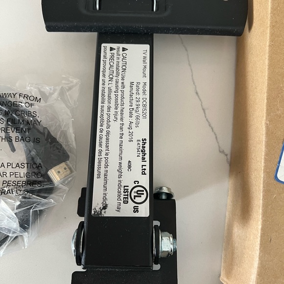 NEW Wall Mount Kit for 10”-50” TV - Picture 4 of 5